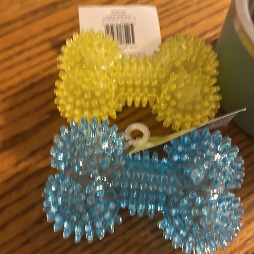 Double wall feeding bowl and two small squeaky bones bundle